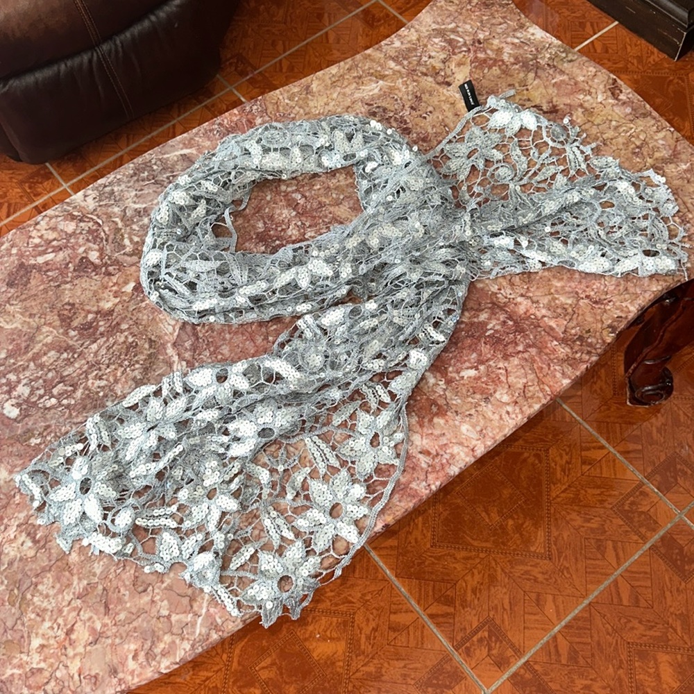 Women’s jones New York floral sequined scarf